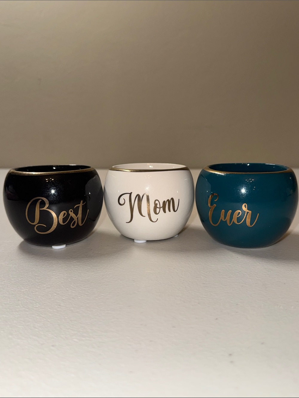 Cute set of tiny cups